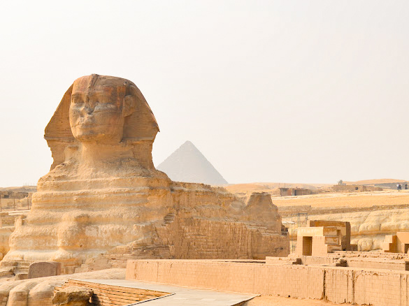 sphinx at the pyramids of giza egypt